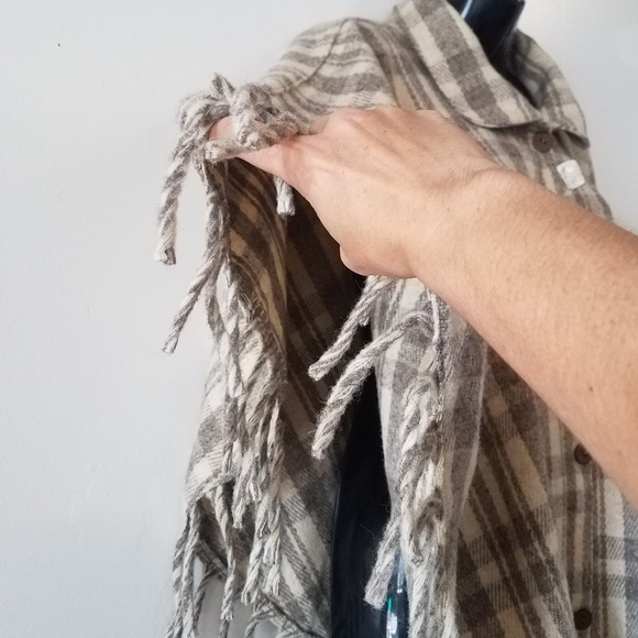 100% Wool Poncho Womens Collared Button Down - Picture 2 of 7